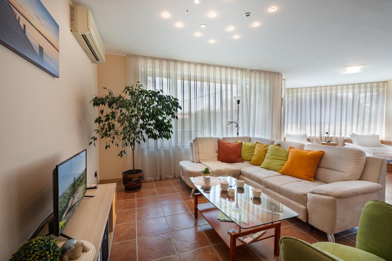 Вила Костадинов Varna Exterior foto