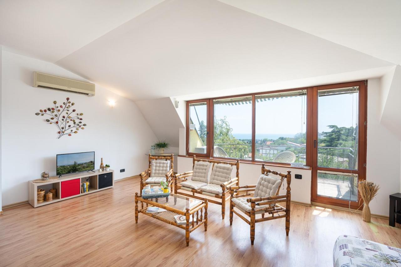 Вила Костадинов Varna Exterior foto